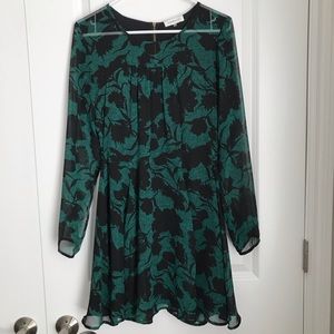 Long sleeve mini dress with zipper back detail